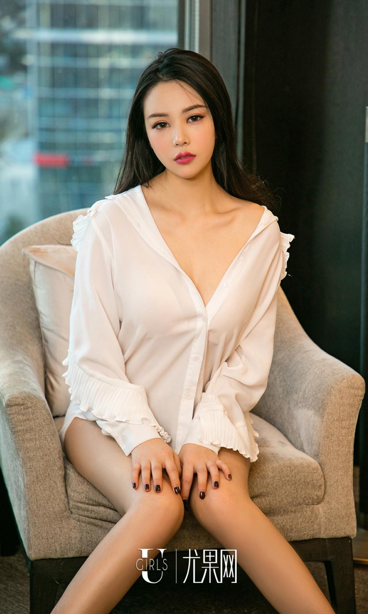 [爱尤物]2017APP NO.989 雪莉一眼神直男斩